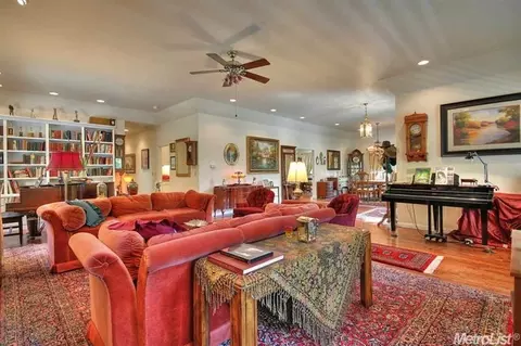 4929 Secluded Oaks Ln, Carmichael, CA 95608 photo 10