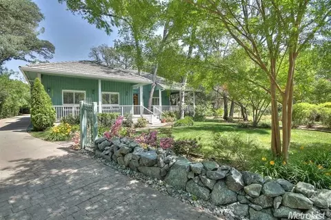 4929 Secluded Oaks Ln, Carmichael, CA 95608 photo 2