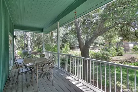 4929 Secluded Oaks Ln, Carmichael, CA 95608 photo 3