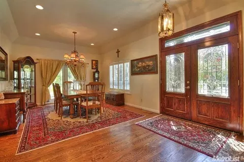 4929 Secluded Oaks Ln, Carmichael, CA 95608 photo 5