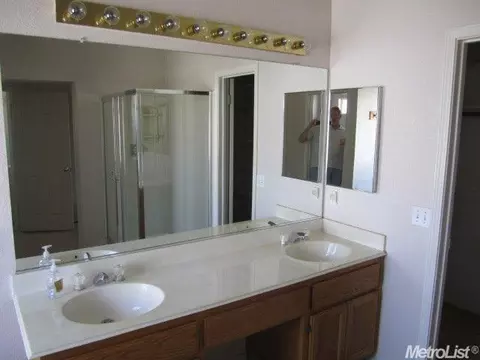 1755 Hearthstone Ln, Manteca, CA 95336 photo 9