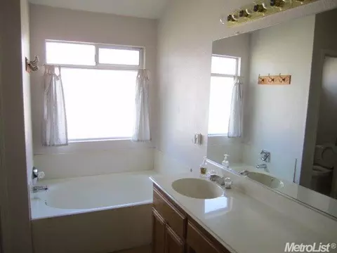 1755 Hearthstone Ln, Manteca, CA 95336 photo 10