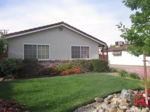 401 E Carlton Way, Tracy, CA 95376 photo 2