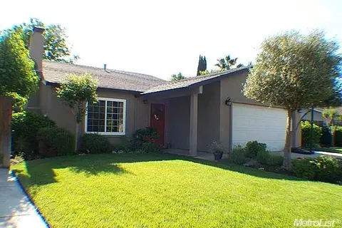 718 Kingery Dr, Ripon, CA 95366 photo 1