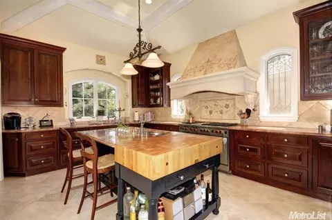 1622 Arden Bluffs Ln, Carmichael, CA 95608 photo 4