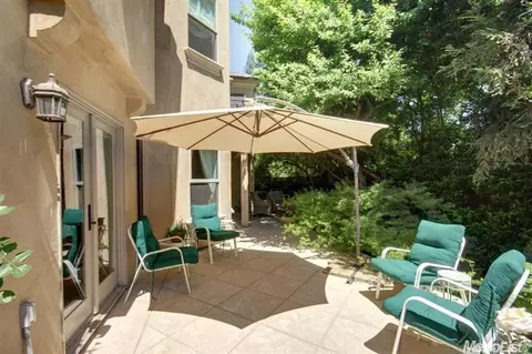 1622 Arden Bluffs Ln, Carmichael, CA 95608 photo 2