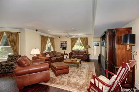 1622 Arden Bluffs Ln, Carmichael, CA 95608 photo 9