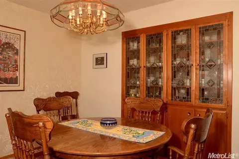 5645 Valhalla Dr, Carmichael, CA 95608 photo 8