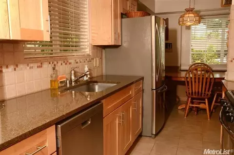 5645 Valhalla Dr, Carmichael, CA 95608 photo 9