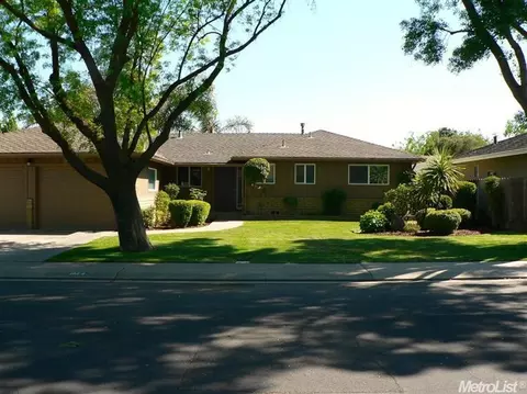 1824 Rossmoor Way, Modesto, CA 95355 photo 1