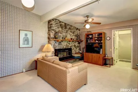 1409 Carob Pl, Davis, CA 95616 photo 7