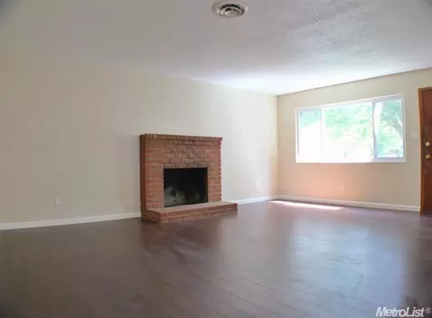 2337 Viola St, Modesto, CA 95354 photo 4