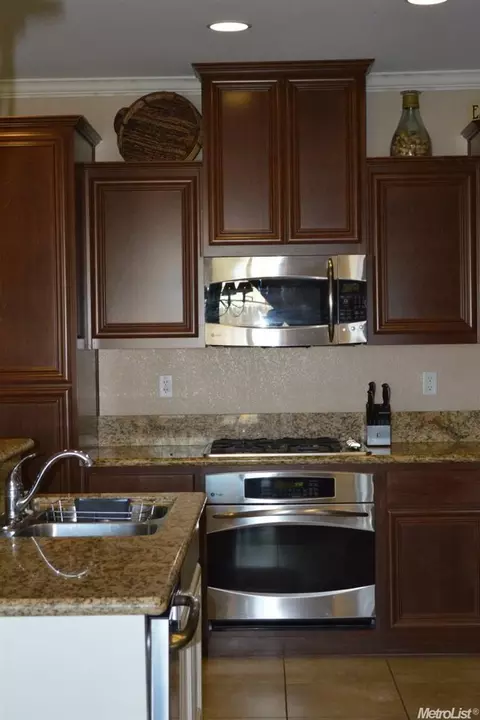 1465 Sereno Dr, Manteca, CA 95337 photo 10