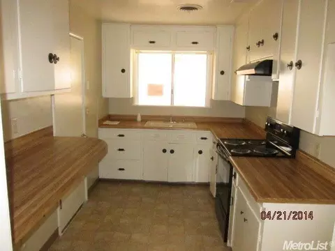 1108 Allen Dr, Modesto, CA 95350 photo 2