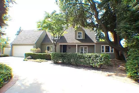1526 Scenic Dr, Modesto, CA 95355 photo 1