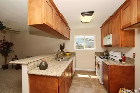 135 Perraud Dr, Folsom, CA 95630 photo 9