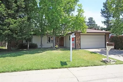 135 Perraud Dr, Folsom, CA 95630 photo 1