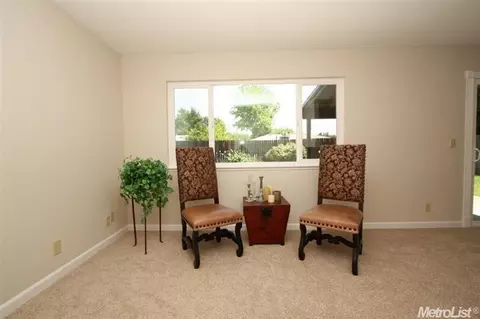 135 Perraud Dr, Folsom, CA 95630 photo 3