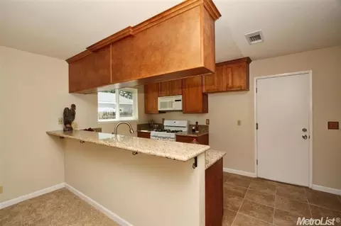135 Perraud Dr, Folsom, CA 95630 photo 7