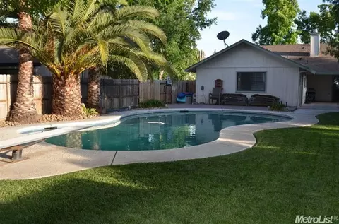 625 Downing Dr, Galt, CA 95632 photo 4