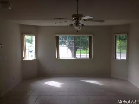 2805 Mozart Dr, Modesto, CA 95358 photo 2