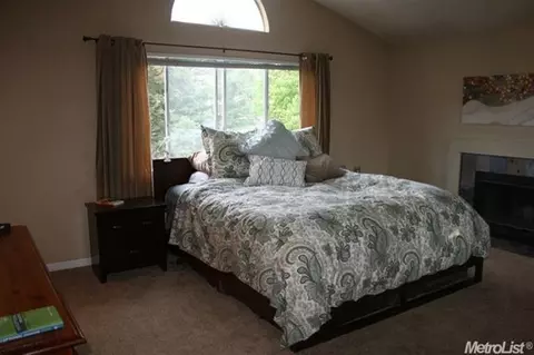 8263 Silk Tree Way, Antelope, CA 95843 photo 13