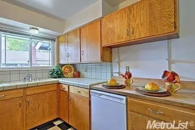6606 Templeton Dr, Carmichael, CA 95608 photo 6
