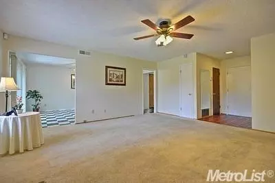 6606 Templeton Dr, Carmichael, CA 95608 photo 3
