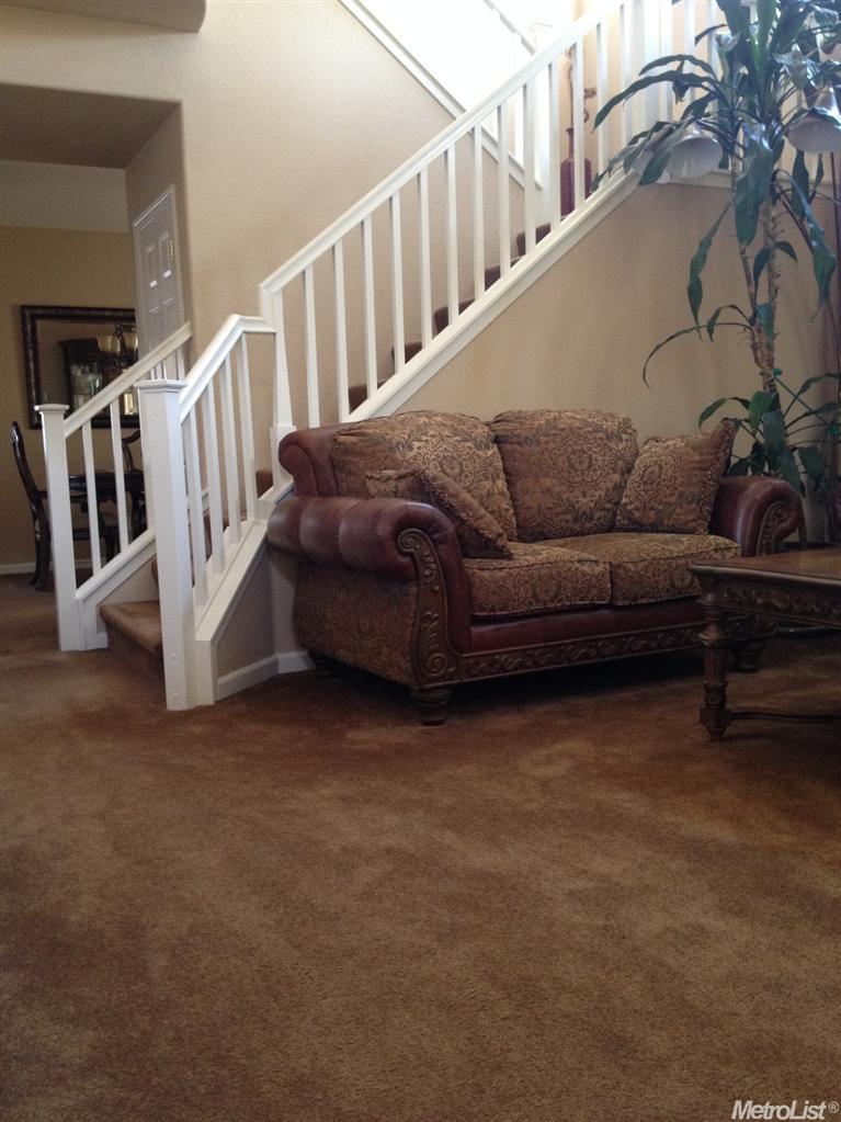 2084 Thelma Loop, Tracy, CA 95377 photo 2