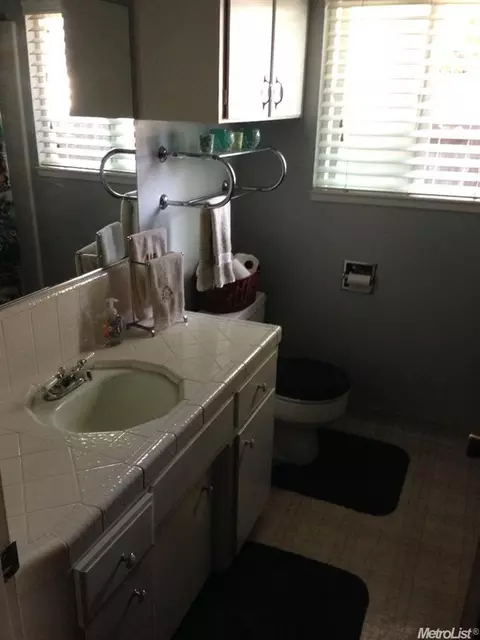 1904 Marcus Dr, Modesto, CA 95355 photo 5
