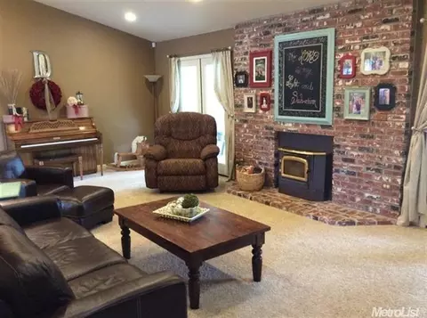 922 Azalea St, Ripon, CA 95366 photo 9