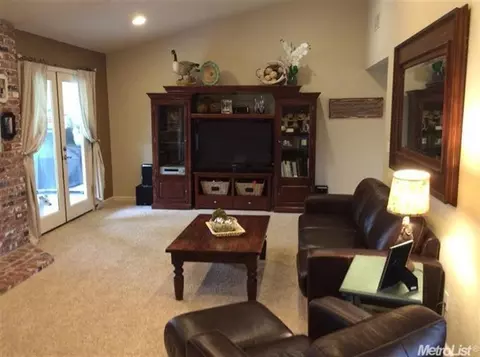 922 Azalea St, Ripon, CA 95366 photo 8