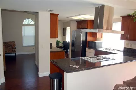 8260 Benjamin Dr, Antelope, CA 95843 photo 9