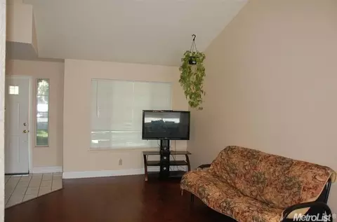 8260 Benjamin Dr, Antelope, CA 95843 photo 2
