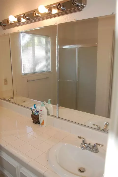 8260 Benjamin Dr, Antelope, CA 95843 photo 12