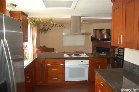 8260 Benjamin Dr, Antelope, CA 95843 photo 6