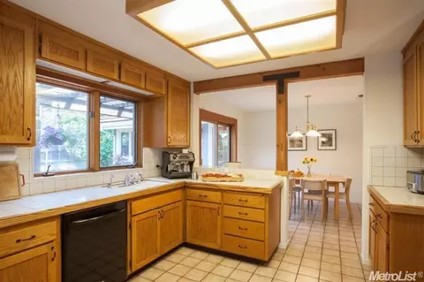 2302 Goldberry Ln, Davis, CA 95616 photo 9