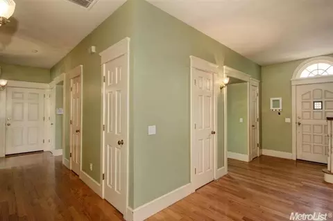 715 Robin Pl, Davis, CA 95616 photo 2