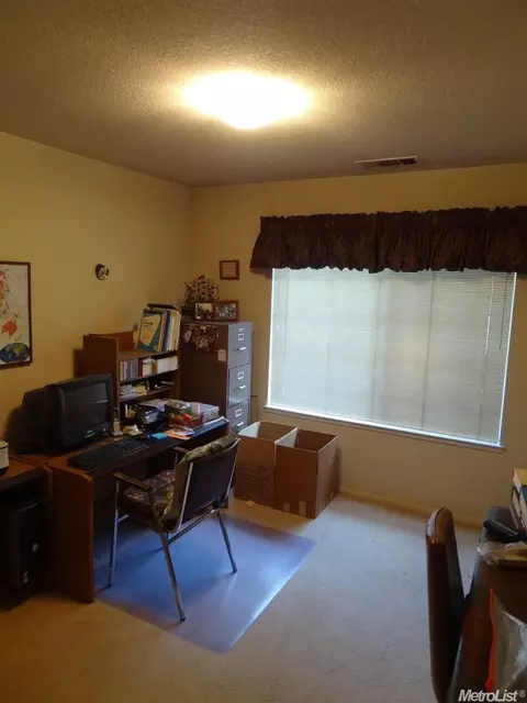 1041 Georgetown Ave, Turlock, CA 95382 photo 10