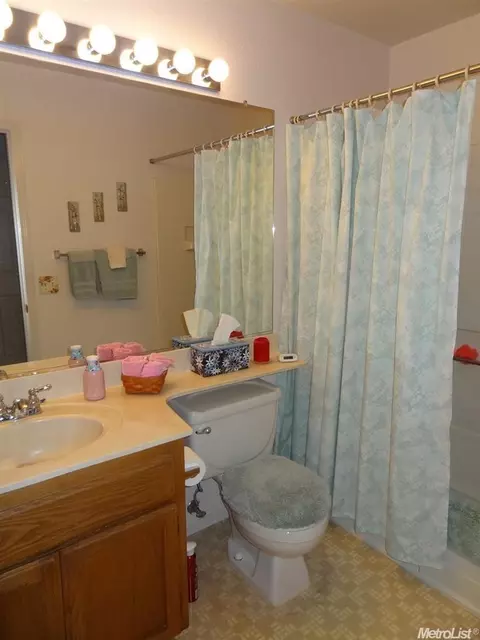 1041 Georgetown Ave, Turlock, CA 95382 photo 11