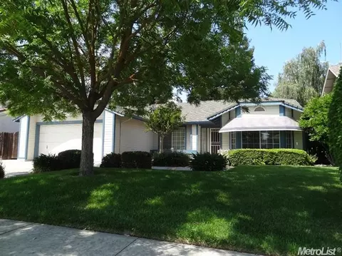 1041 Georgetown Ave, Turlock, CA 95382 photo 1
