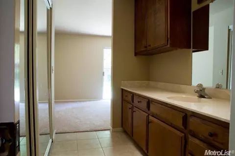 1217 Halifax Ave, Davis, CA 95616 photo 9