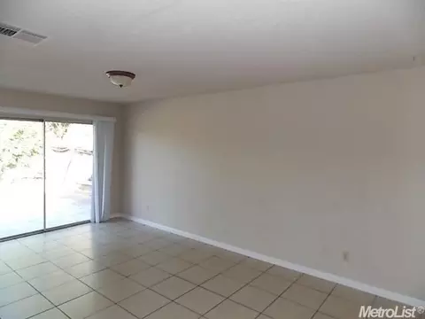 8439 Cayuga Dr, Stockton, CA 95210 photo 19