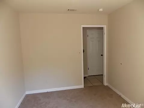 8439 Cayuga Dr, Stockton, CA 95210 photo 21