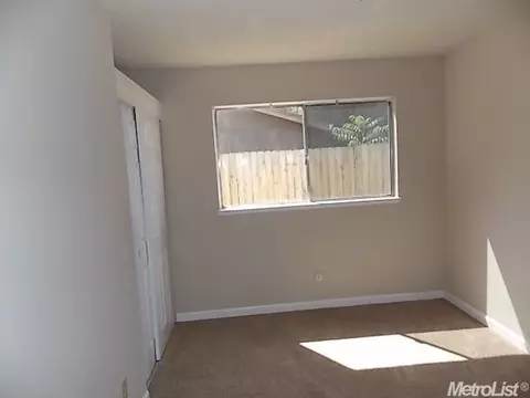 8439 Cayuga Dr, Stockton, CA 95210 photo 6