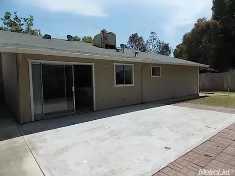 8439 Cayuga Dr, Stockton, CA 95210 photo 9