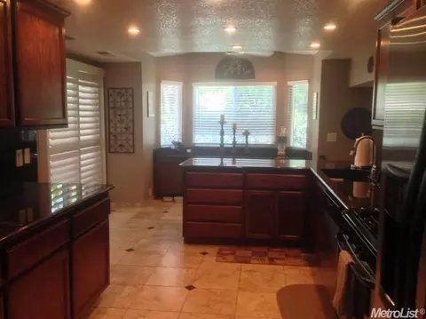 712 Spindale Dr, Modesto, CA 95357 photo 4