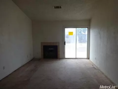 614 Seville Way, Merced, CA 95341 photo 2