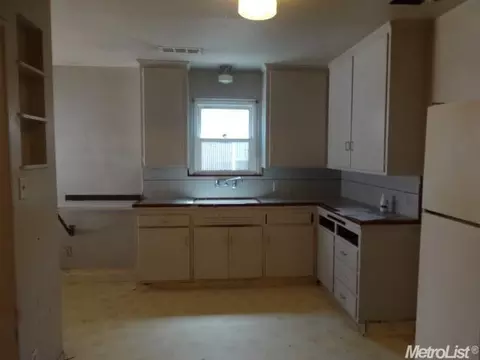 1327 W 19th St, Merced, CA 95340 photo 5
