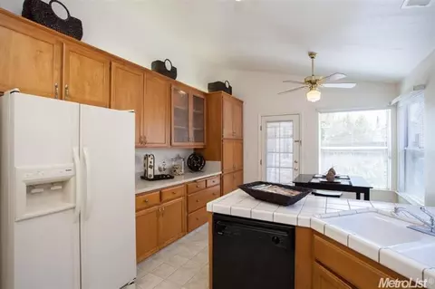 1424 Olympic Dr, Davis, CA 95616 photo 7